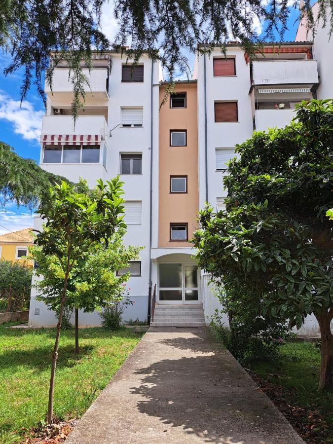 The Grey Apartment Zara Esterno foto